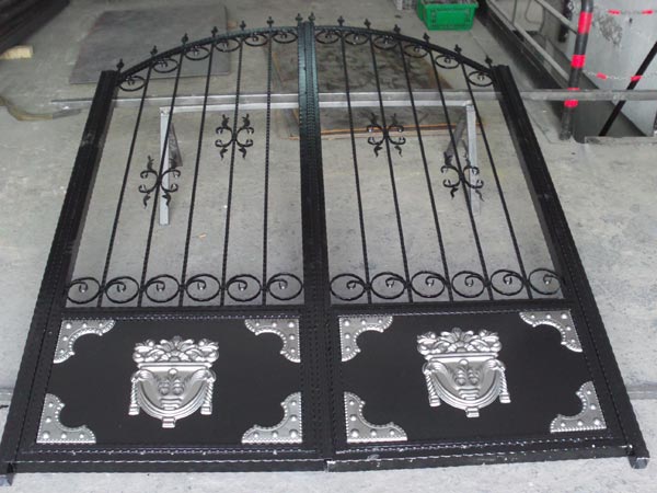 Ferforje Bah�e Giri� Kap�lar�