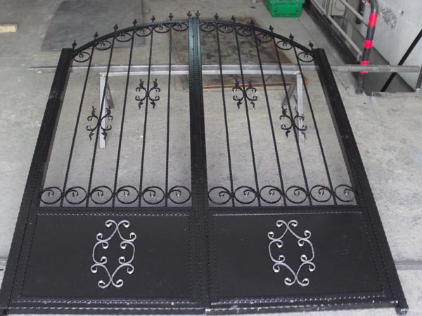 Ferforje Bina Giri� Kap�lar�