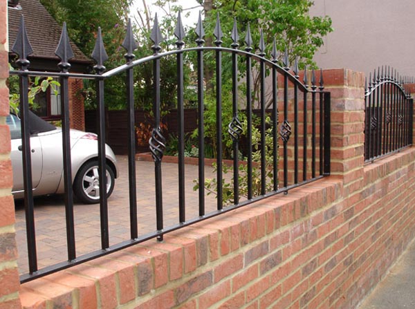 Duvar ve Bah�e Korkuluklar�, duvar �st� korkuluk, korkuluk imalat�