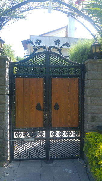 Ferforje Bah�e Giri� Kap�lar�