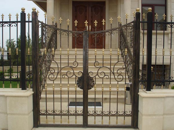 Ferforje Bah�e Giri� Kap�lar�