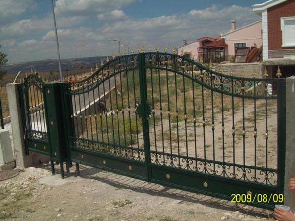 Ferforje Bah�e Giri� Kap�lar�