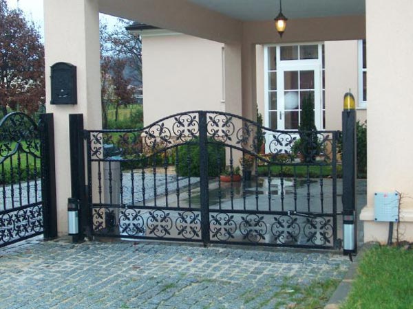 Ferforje Bah�e Giri� Kap�lar�