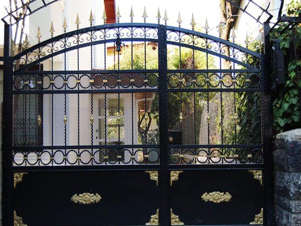 Ferforje Bah�e Giri� Kap�lar�