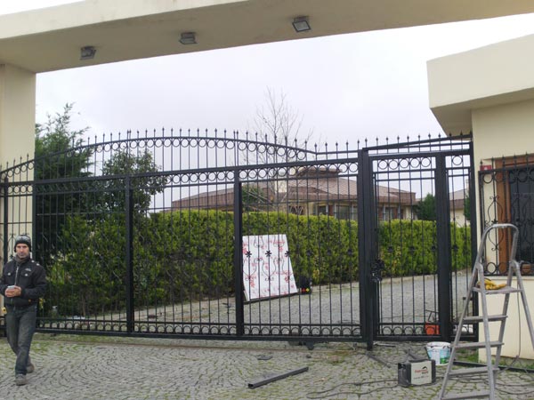 Ferforje Bah�e Giri� Kap�lar�