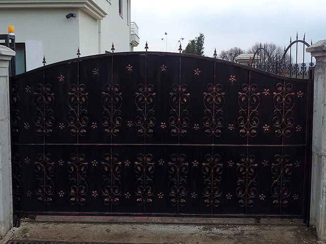 Ferforje Bah�e Giri� Kap�lar�