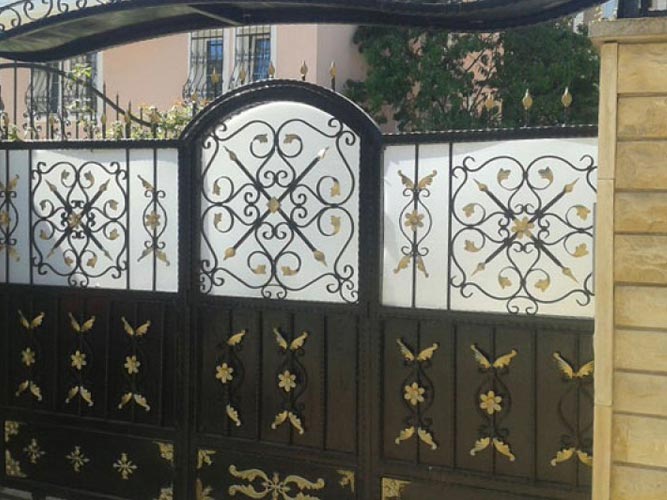 Ferforje Bah�e Giri� Kap�lar�