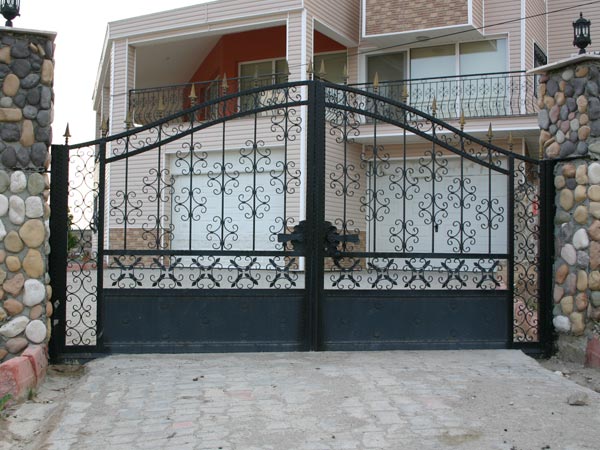 Ferforje Bah�e Giri� Kap�lar�