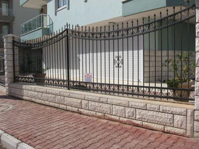 ferforje duvar korkulukları, ferforje korkuluk imalatı, duvarüstü korkuluk imalatı, Ataşehir