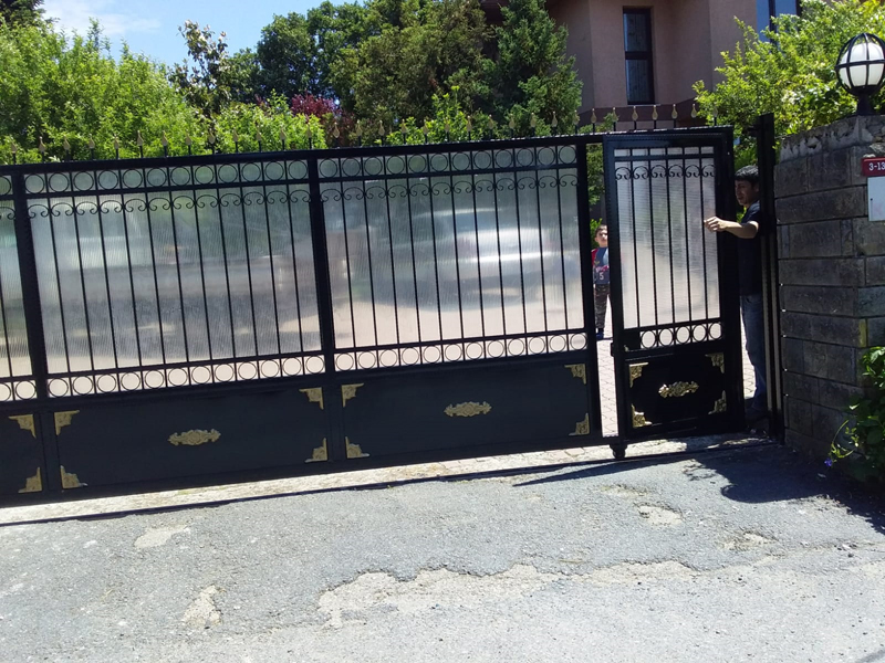 Ferforje Bah�e Giri� Kap�lar�