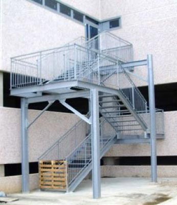 Ata�ehir Yang�n Merdiven �malat�